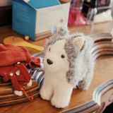 All die leeren Zimmer: Stoffhund