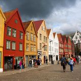 Die Norweger profitieren von einem der großzügigsten Sozialsysteme weltweit. Sie können es sich leisten: Das Bruttoinlandsprodukt pro Kopf ist das dritthöchste der Welt. 