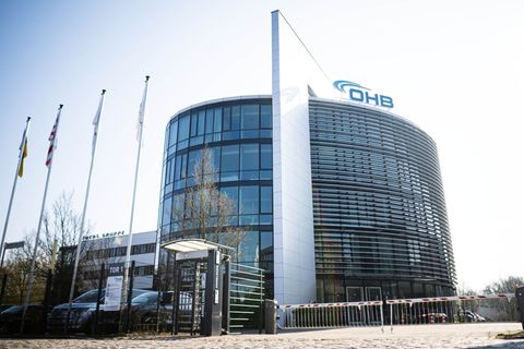 Die Geschäfte des Raumfahrt- und Technologiekonzerns OHB laufen gut. Foto: Sina Schuldt/dpa