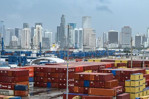 Container am Hafen von Miami