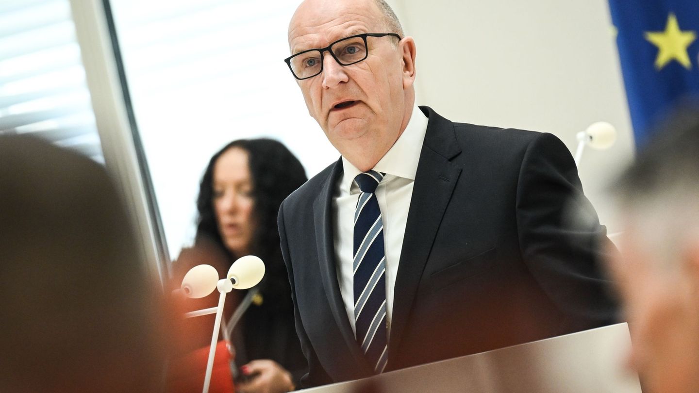 Brandenburgs Regierungschef Dietmar Woidke (SPD) setzt Sicherheit und Stabilität ganz oben an. Foto: Britta Pedersen/dpa