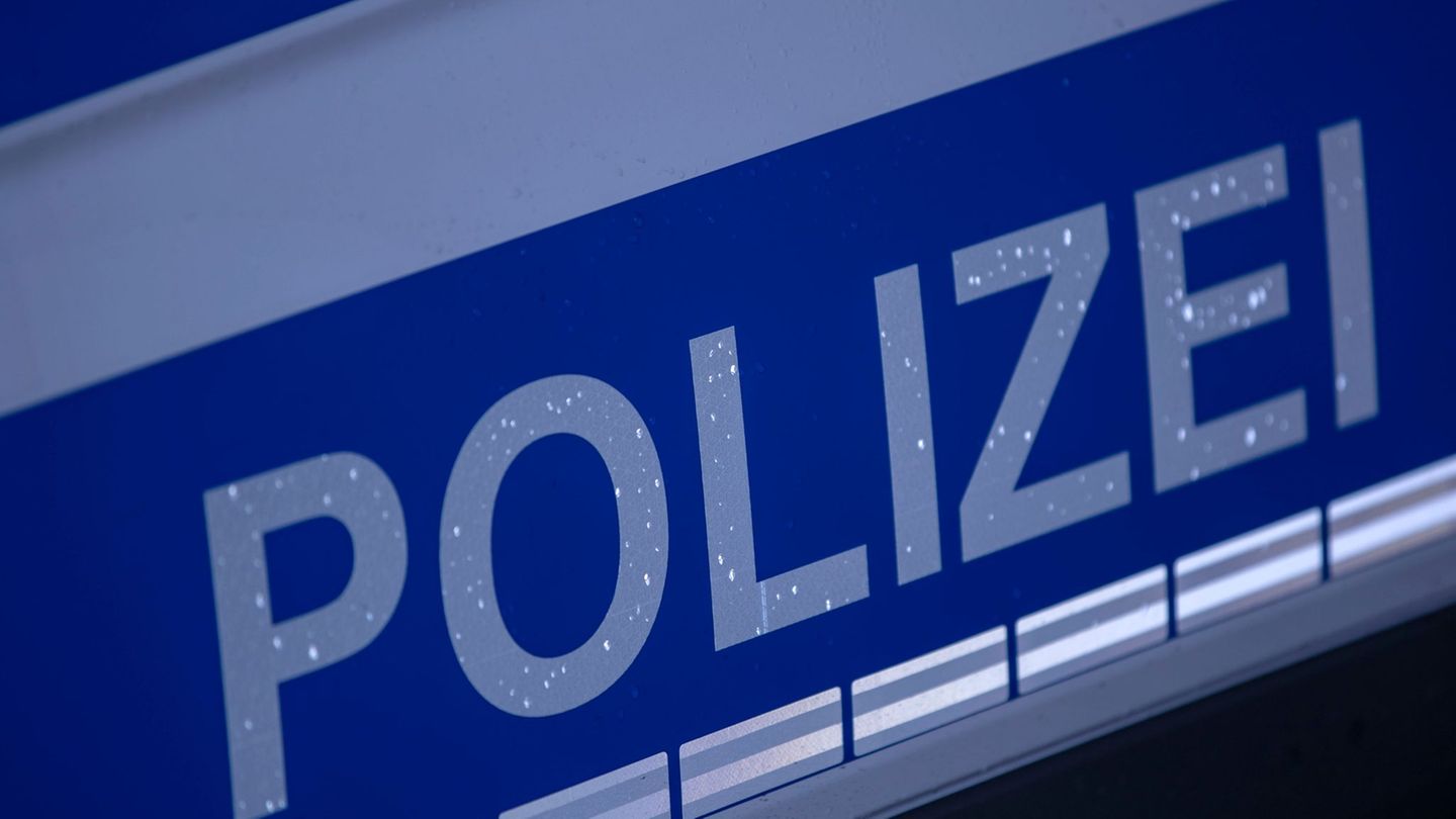 Die Polizei in Neubrandenburg sucht nach einer verschwundenen 15-jährigen Jugendlichen. (Symbolbild) Foto: Jens Büttner/dpa-Zent