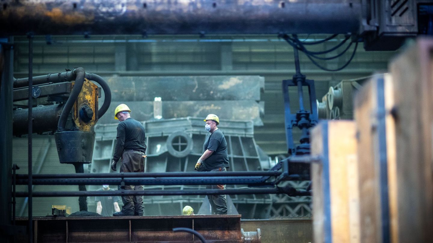 Im produzierenden Gewerbe in MV arbeiteten im vergangenen Jahr 3.500 Menschen weniger. (Archivbild) Foto: Jens Büttner/dpa-Zentr
