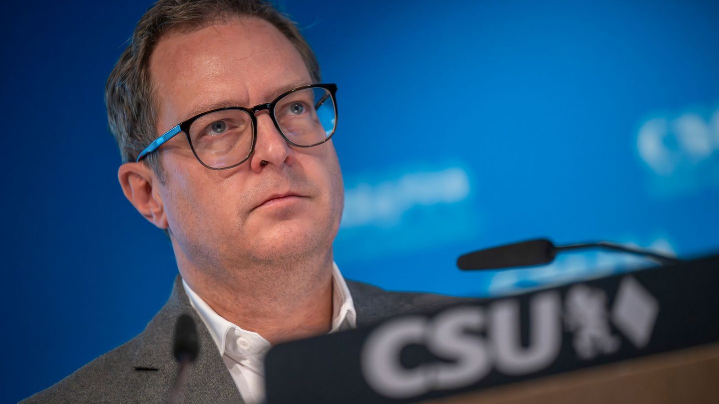 CSU-Generalsekretär Martin Huber sagt: "Die Linke zeigt ihr antisemitisches Gesicht und es wird immer fratzenhafter." (Archivbil