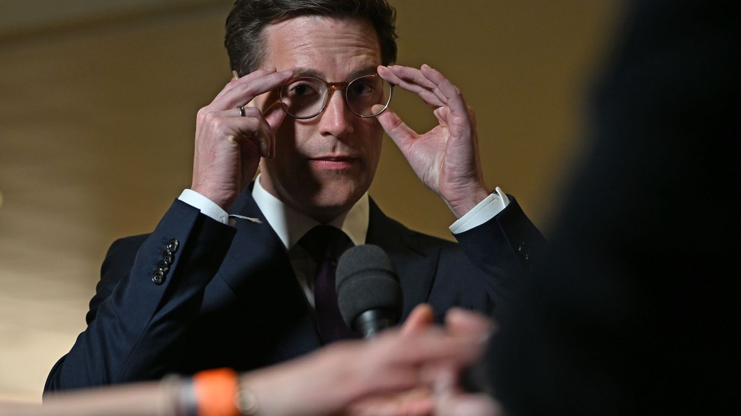 Es geht um derzeit vier Screenshots aus sozialen Medien, ein Schreiben sowie ein Faltblatt mit CDU-Wahlwerbung, auf dem ein Bild