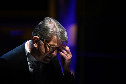 Kulturstaatsminister Wolfram Weimer musste sich im Leipziger Gewandhaus auch Buhrufe und Kritik anhören. Foto: Hendrik Schmidt/d