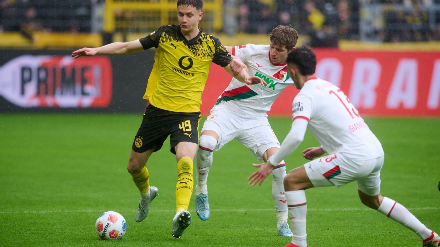 Der junge Innenverteidiger Luca Reggiani, der gegen Augsburg sein Debüttor für den BVB erzielte, könnte auch gegen den HSV wiede