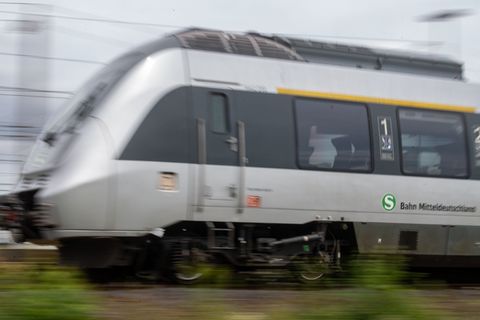 Ab dem 3. April müssen Pendler zwischen Leipzig, Altenburg und Zwickau mit Ausfällen und Ersatzverkehr rechnen. (Archivbild) Fot