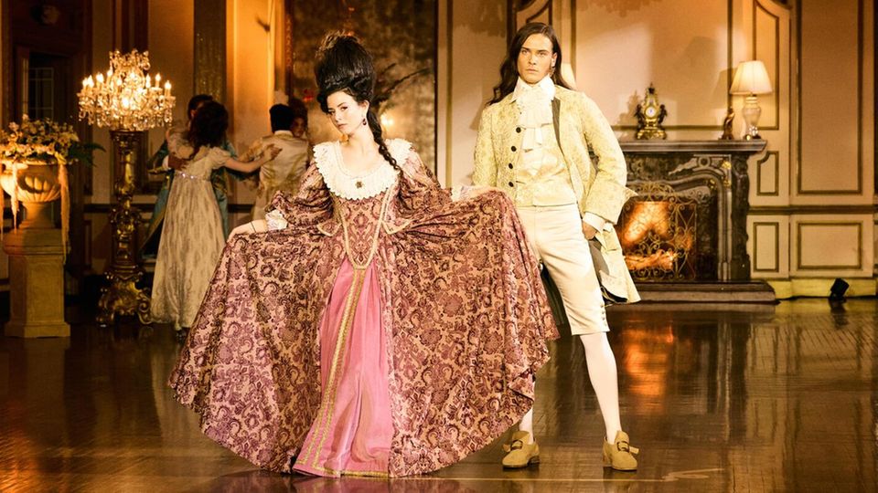 GNTM 2026: Antonia und Louis beim Ball