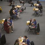 Studentinnen werden gegen Meningitis B geimpft