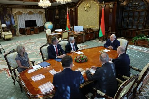 Coale spricht mit Lukaschenko in Minsk