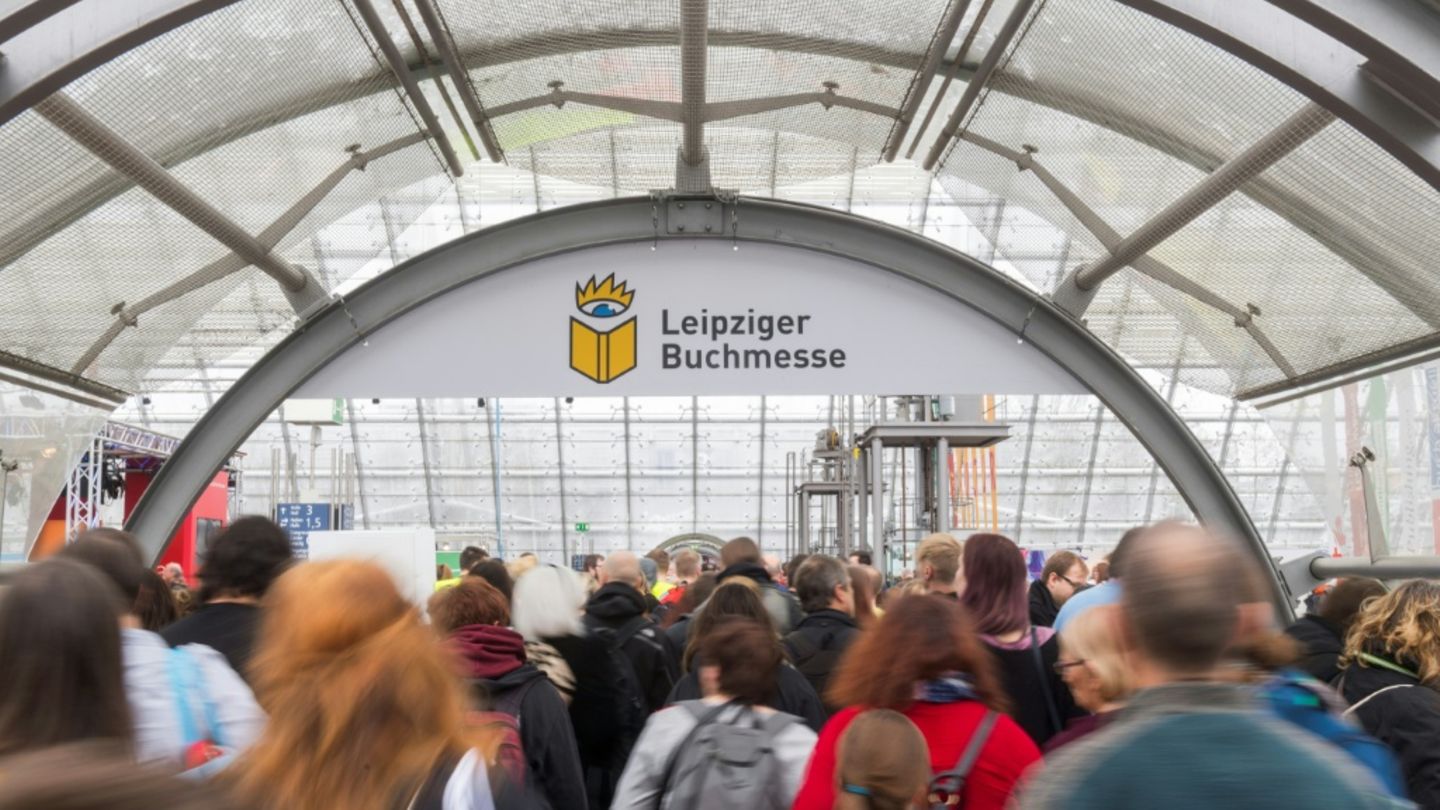 Besucher auf Leipziger Buchmesse