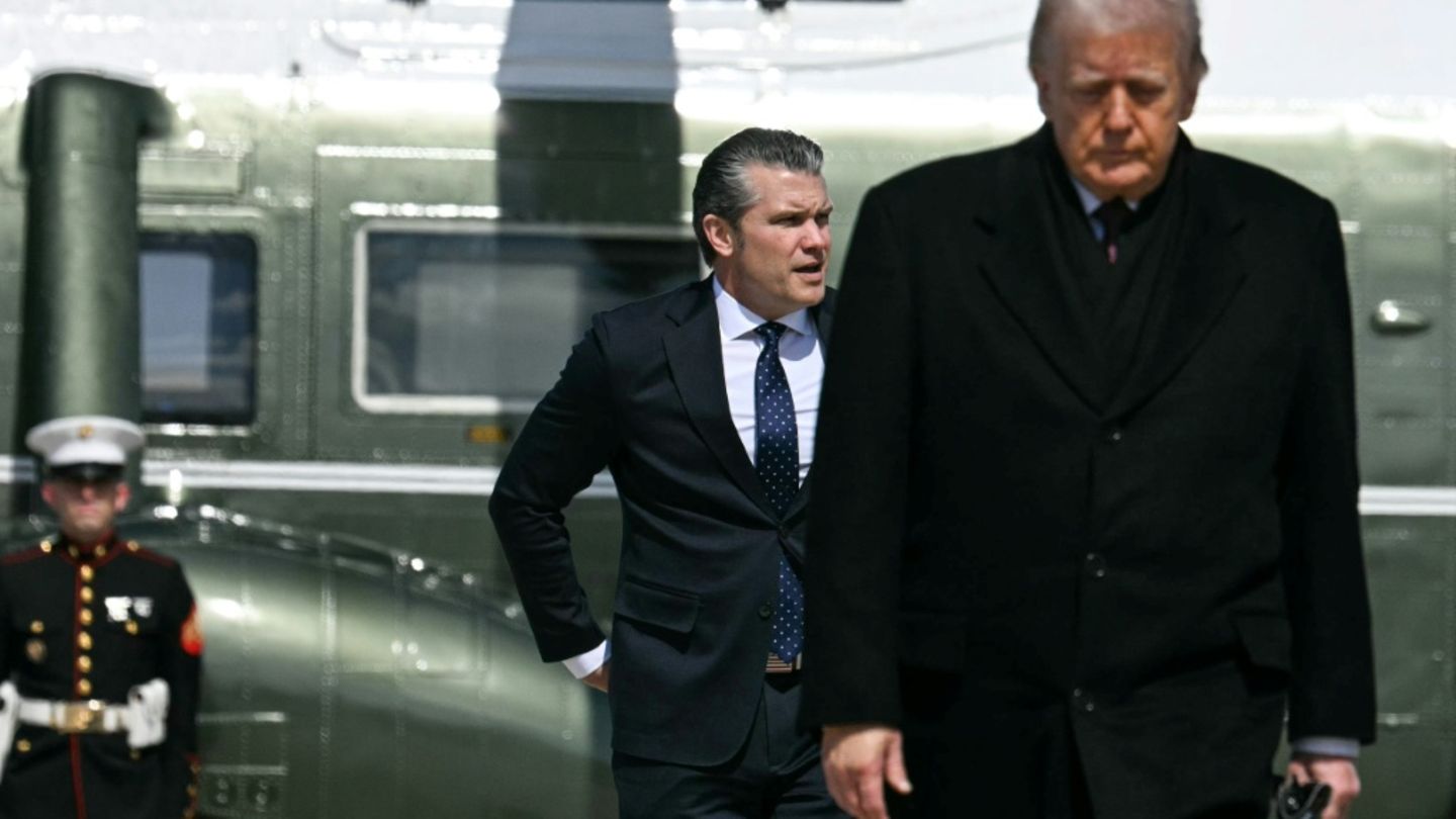 US-Präsident Donald Trump (re.)