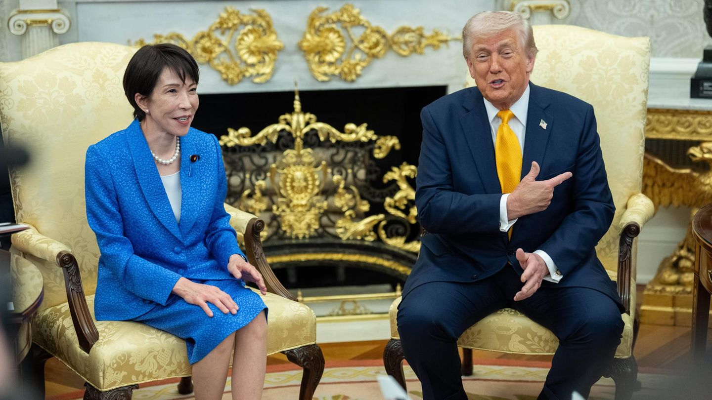 Donald Trump mit Japans Regierungschefin Sanae Takaichi
