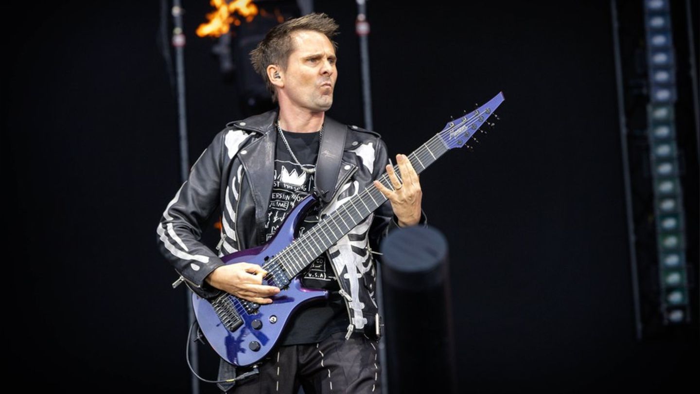 Matt Bellamy ist der Sänger und Gitarrist von Muse.