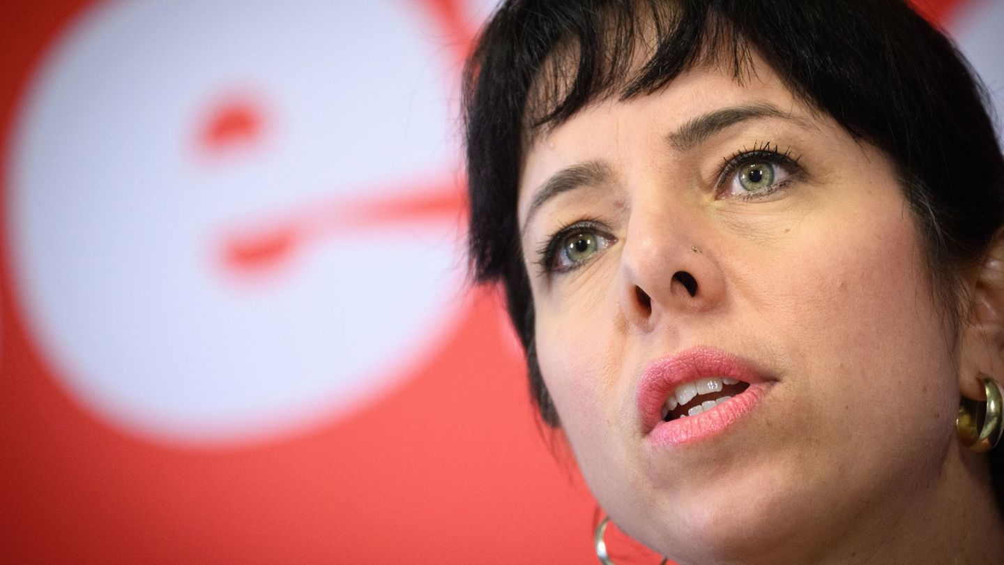Elif Eralp führt die Berliner Linke in die Abgeordnetenhauswahl. (Archivbild) Foto: Bernd von Jutrczenka/dpa