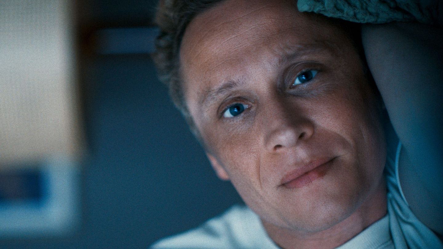 Felix (Matthias Schweighöfer) ist in seinem Leben an einem neuen Tiefpunkt angelangt.