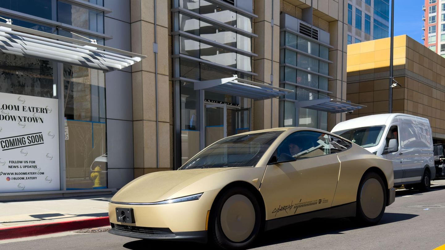 Auch Teslas geplantes Robotaxi ohne Lenkrad und Pedale soll nur mit Kameras als Sensoren auskommen. (Archivbild) Foto: Andrej So