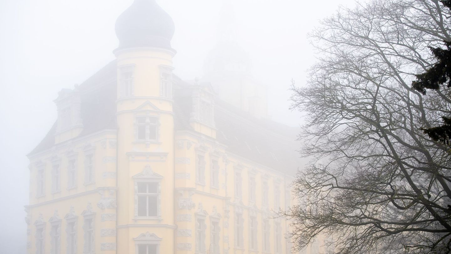 Der Start ins Wochenende wird in Niedersachsen und Bremen noch trüb und wolkenverhangen. (Archivbild) Foto: Hauke-Christian Ditt