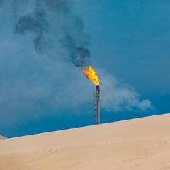 Abfackelschornstein in Katar (Symbolbild)