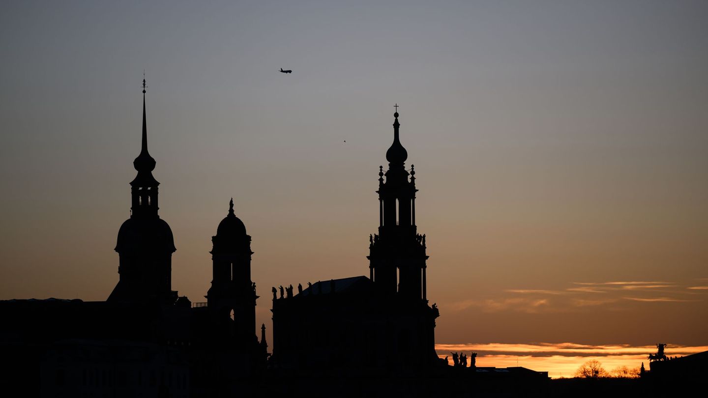 Wolken, einzelne Schauer und kühle Temperaturen prägen das Wochenende im Südosten – am Sonntag zeigt sich wieder häufiger die So