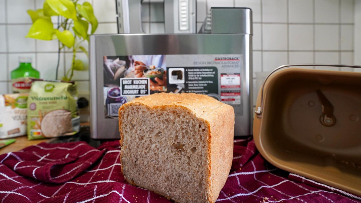 Zwischen Kruste und Krume: Brotbackautomat-Test: Fünf Geräte liefern frisches Brot auf Knopfdruck