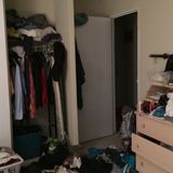 Eine Regel vorweg: Sie sollten immer mit System vorgehen. Überlegen Sie sich zuerst, was Sie konkret erreichen wollen, bevor Sie loslegen. Wollen Sie mehr Platz im Kleiderschrank? Oder den Vorratsraum aufräumen? Je konkreter Ihre Ziele, umso einfacher wird es, diese auch zu erreichen.