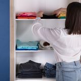 Halten Sie sich während des Aufräumens immer diese Regeln vor Augen – und befolgen Sie sie auch: Legen Sie Gleiches zu Gleichem. Verstauen Sie Dinge an dem Ort, an dem sie gebraucht werden. Alles hat seinen Platz – und da gehört es auch hin. Haben Sie einen Gegenstand länger als ein Jahr nicht mehr benutzt und ihn auch nicht vermisst – weg damit!