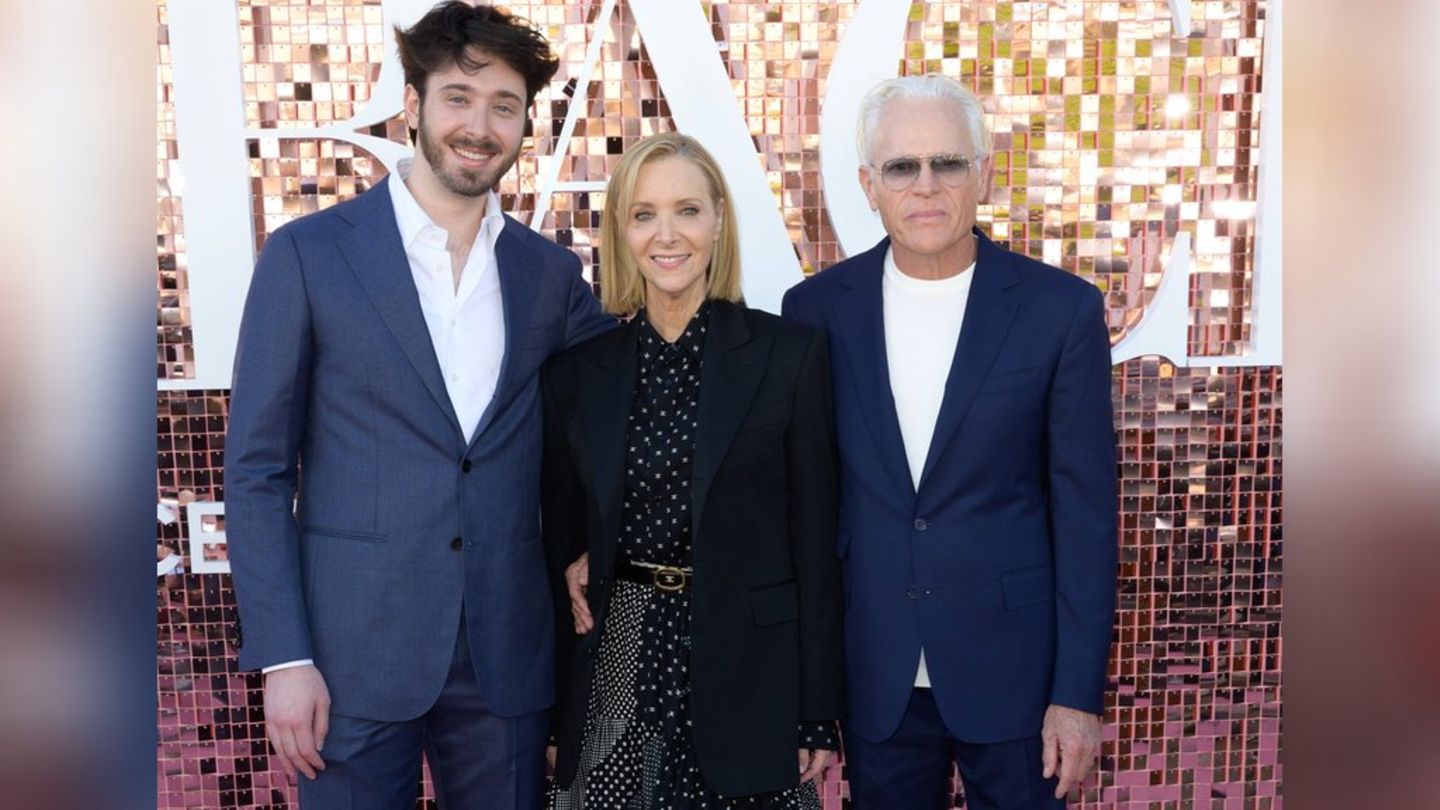 Lisa Kudrow mit Sohn Julian Murray Stern und Ehemann Michael Stern bei der Premiere der 3. Staffel von "The Comeback" in Los A