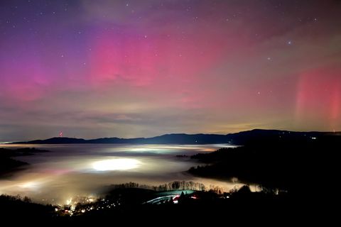 Tanzen sie bald wieder über den Nachthimmel? Polarlichter über dem Schwarzwald. (Archivbild) Foto: Valentin Gensch/dpa