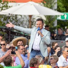Moderator und Schlagersänger Stefan Mross hat die Sendung über Jahrzehnte geprägt. (Archivbild) Foto: Philipp von Ditfurth/dpa