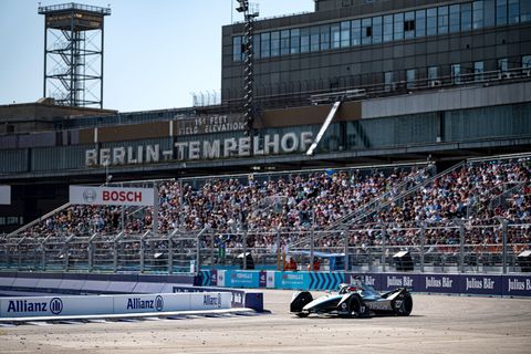 Opel wird im kommenden Jahr auch in Berlin an den Start gehen. (Archivbild) Foto: Fabian Sommer/dpa