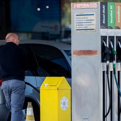 Spaniens Regierung will den Anstieg der Benzin- und Dieselpreise an den Zapfsäulen durch eine Senkung der Mehrwertsteuer bremsen