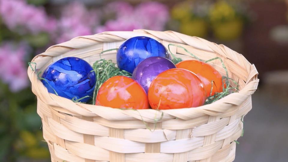 Ein Korb voller Ostereier