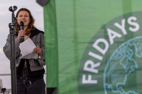 Bei jedem Ergebnis am Sonntag gebe es unglaublich viel zu tun, sagte Luisa Neubauer in Mainz. Foto: Helmut Fricke/dpa
