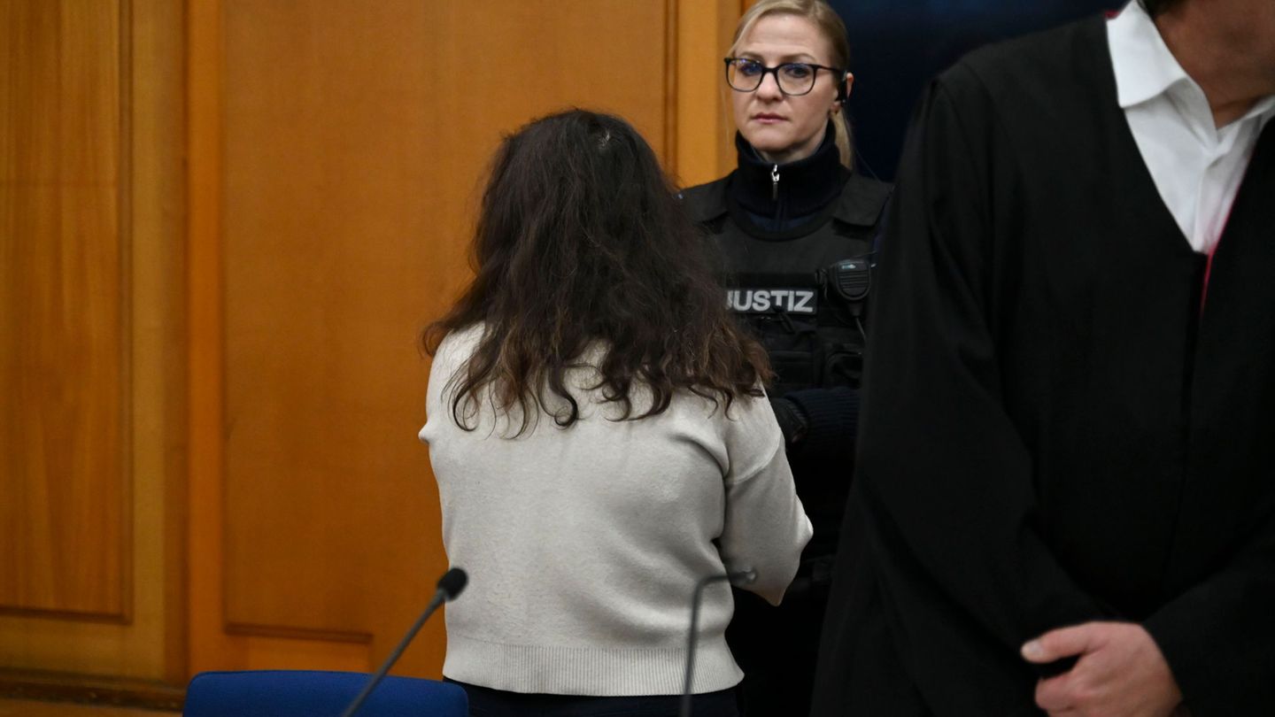 Eine 25-jährige angehende Notfallsanitäterin soll versucht haben, mehrere Kollegen aus Frust und Neugier zu vergiften. Foto: Kat