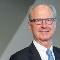 Hans Dieter Pötsch will VW-Chefkontrolleur bleiben. (Archivbild) Foto: Marijan Murat/dpa