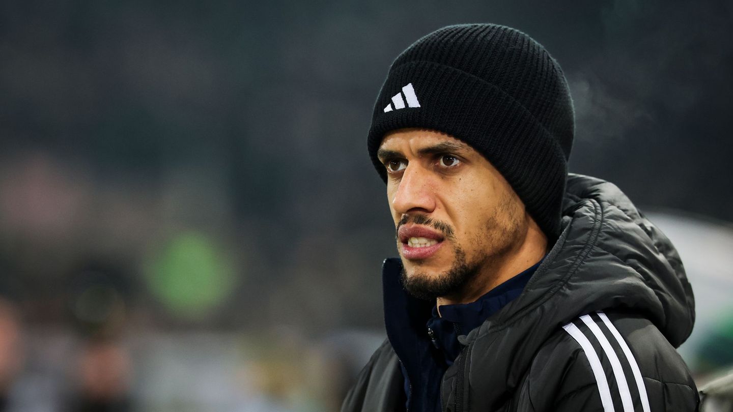 Muss aussetzen: HSV-Stürmer Robert Glatzel. (Archivbild) Foto: Christian Charisius/dpa