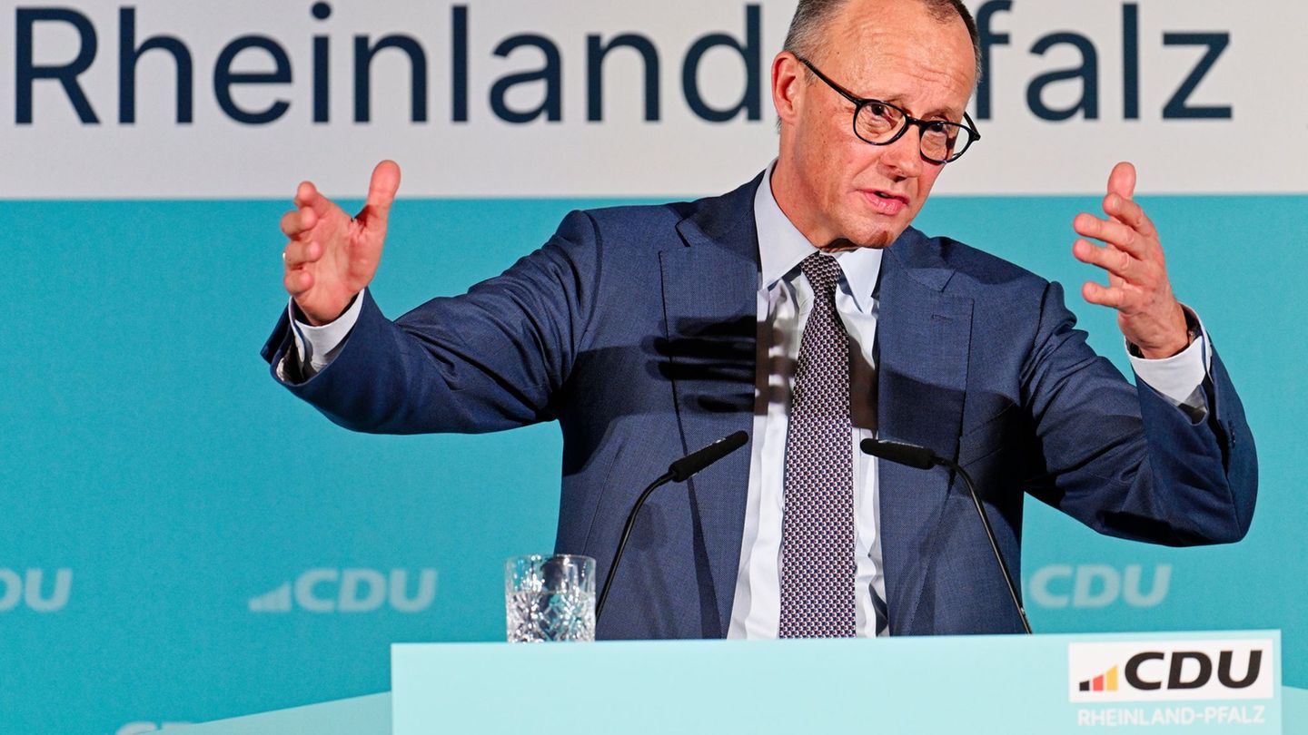 Merz sprach in Bad Dürkheim - der Landkreis, aus dem Vorfahren von US-Präsident Donald Trump stammen. Foto: Uwe Anspach/dpa