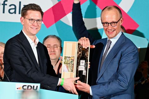 Merz (r) unterstützte in Bad Dürkheim den rheinland-pfälzischen CDU-Spitzenkandidaten für die Landtagswahl am Sonntag, Gordon Sc