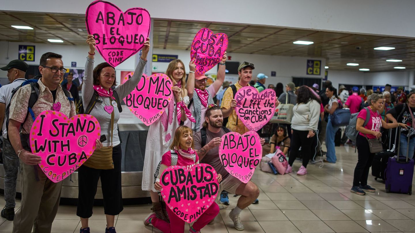 Aktivisten aus mehreren Ländern sind in Havanna bereits eingetroffen. Foto: Ramon Espinosa/AP/dpa