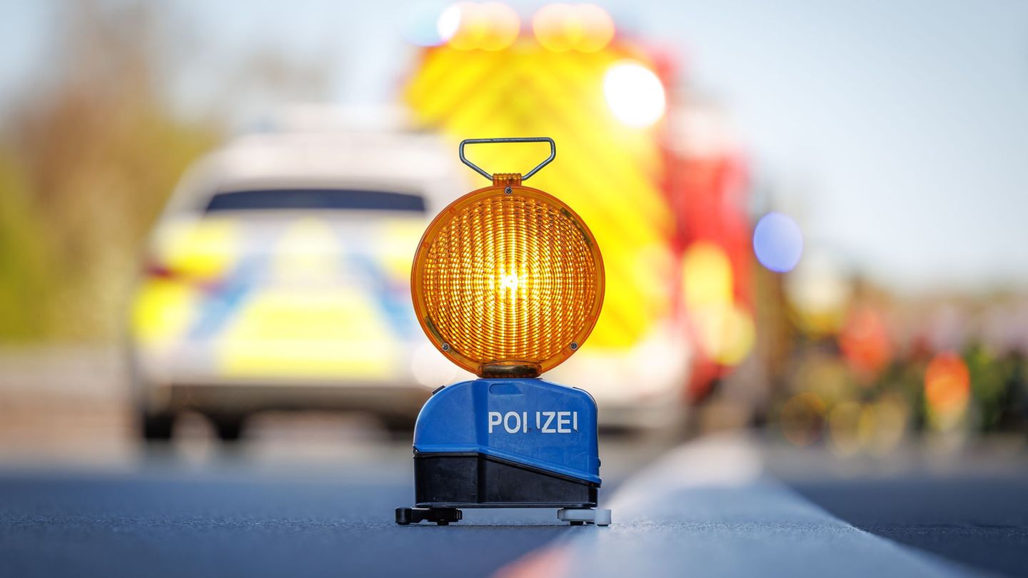 Die Strecke Richtung Emden wurde gesperrt. (Symbolbild) Foto: Friso Gentsch/dpa