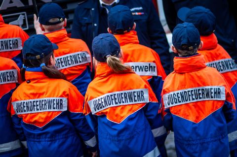 Bei einer Versammlung in Westerrönfeld (Kreis Rendsburg-Eckernförde) soll unter anderen ein stellvertretender Landesjugendfeuerw