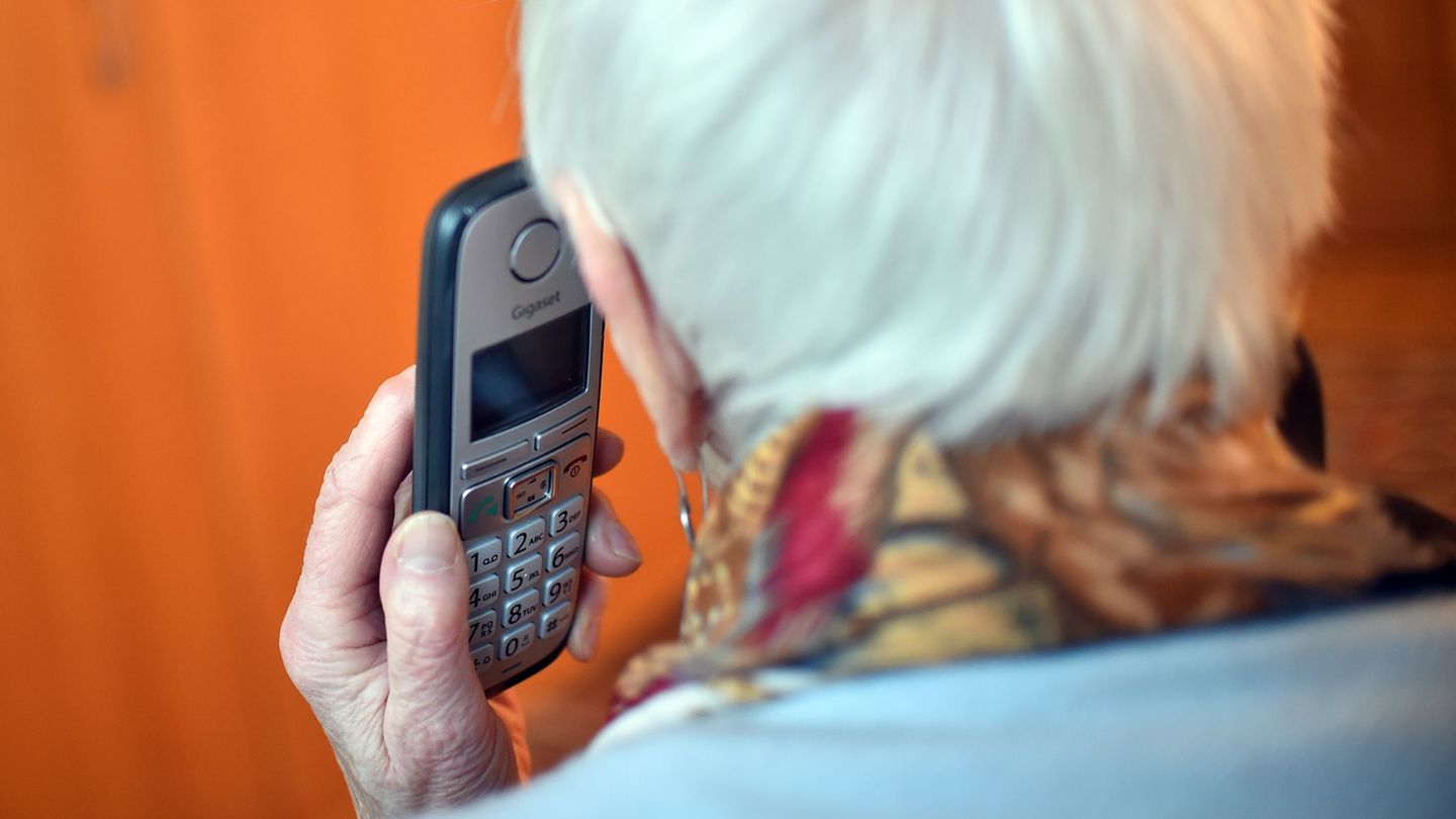 Betroffene Patienten sollten keine persönlichen Finanzdaten am Telefon preisgeben, warnte die KVBW.(Symbolbild) Foto: Britta Ped