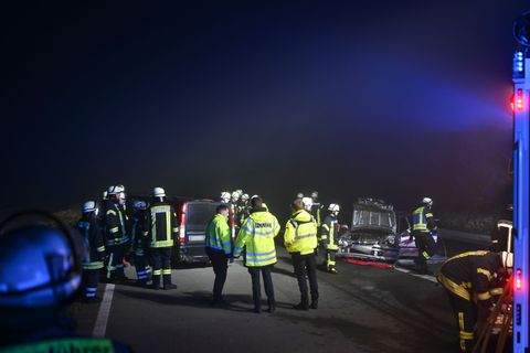 Nebel sorgte auf der A31 für Autounfälle. Foto: Lars Penning/dpa