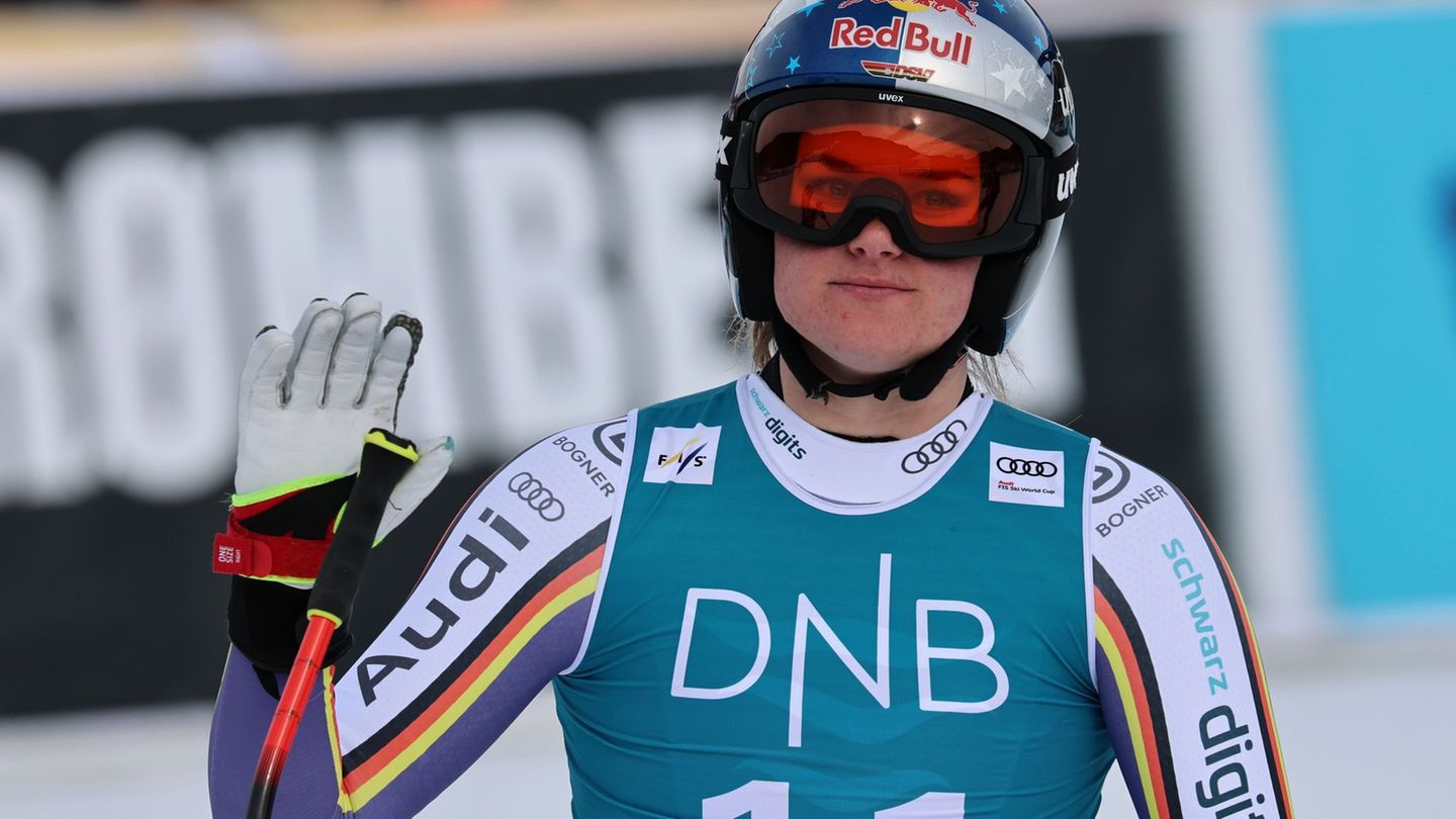 Emma Aicher winkt enttäuscht ab nach der Abfahrt von Kvitfjell. Foto: Marco Trovati/AP/dpa