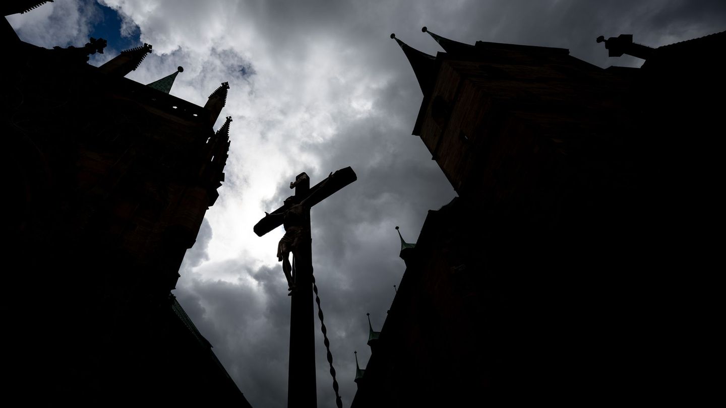 Die Kommission zur Aufarbeitung sexuellen Missbrauchs wirft dem Bistum Erfurt vor, ihre Arbeit zu untergraben. (Symbolbild) Foto