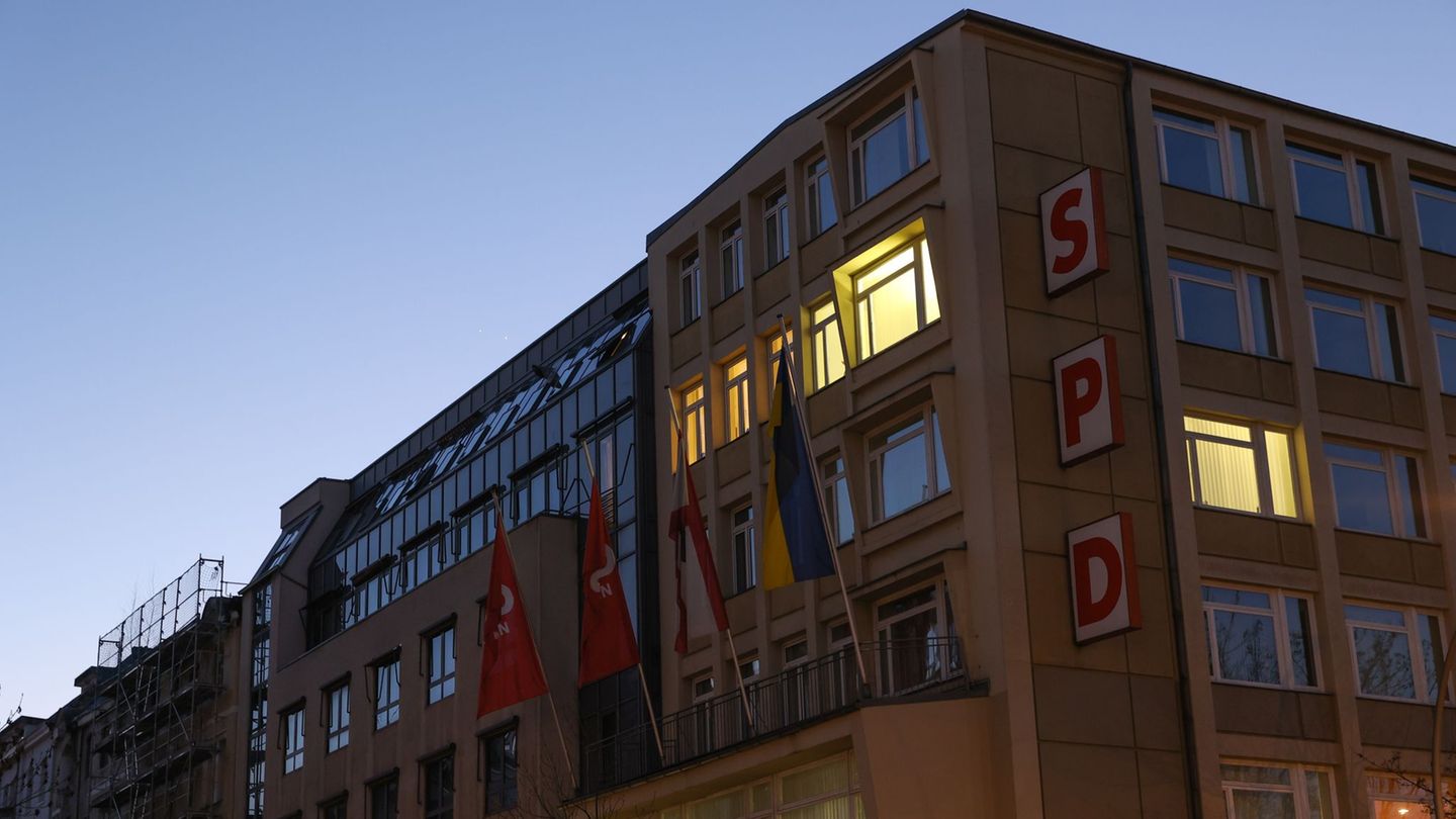 Die Berliner SPD - hier ihre Zentrale - hat ein bekanntes Mitglied verloren. (Symbolbild) Foto: Jörg Carstensen/dpa