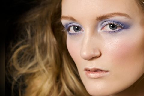 Lidschatten in zarten Tönen lassen Frühlingsgefühle aufkommen.