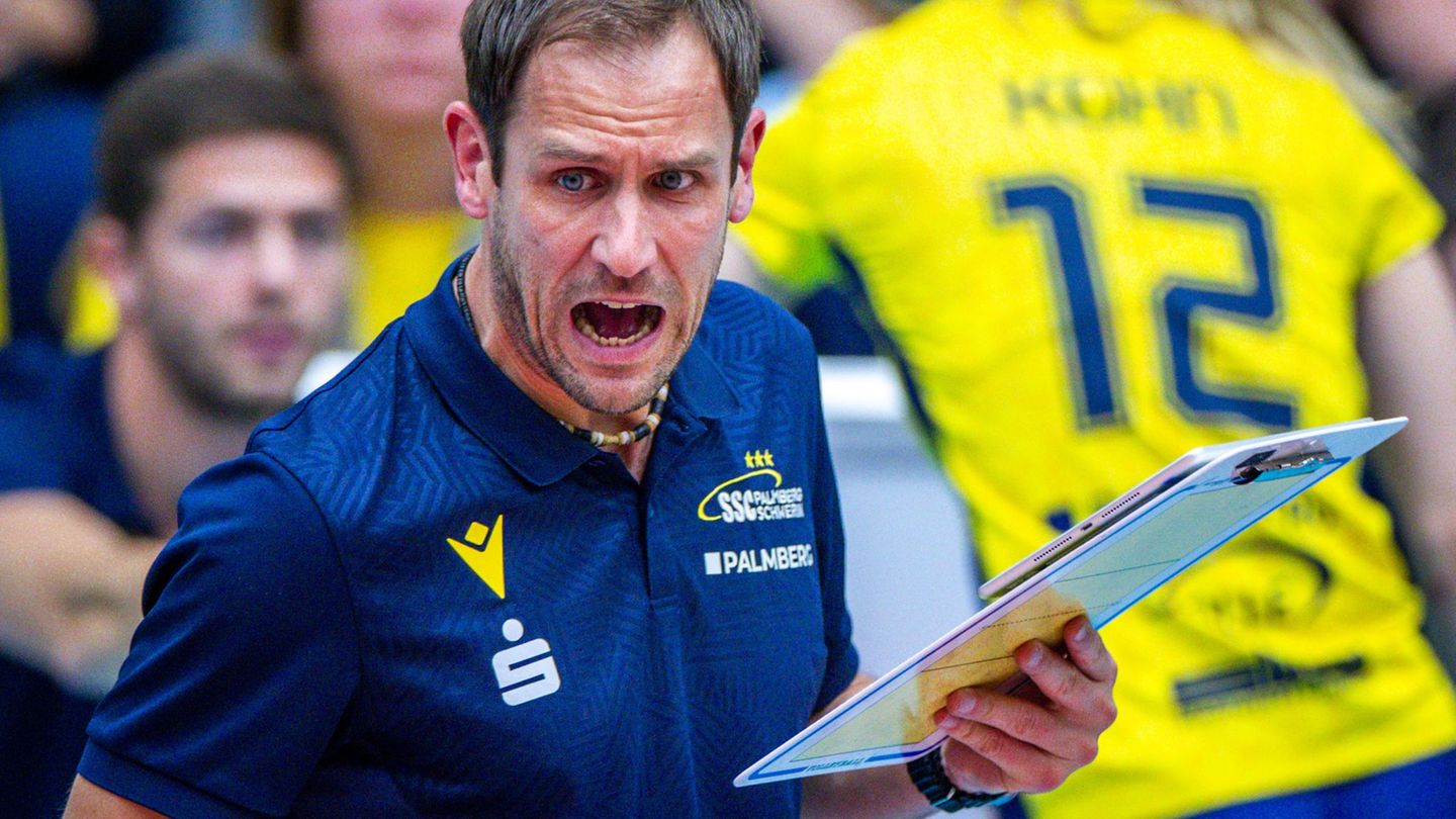 Felix Koslowski ist der Trainer vom SSC Palmberg Schwerin. (Archivbild) Foto: Jens Büttner/dpa